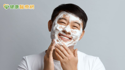 夏天臉油就馬上洗？食藥署揭正確洗３守則　了解化粧品「涼感」從何而來