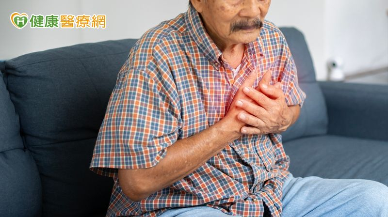 心臟衰竭三大警訊：累、腫、喘。