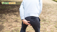 20歲男下腹劇痛　X光透視一照竟是「35公分按摩棒」卡腸