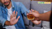 肝硬化怎麼辦？配合飲食「這樣調整」控制症狀　醫：完全戒酒、別碰生食