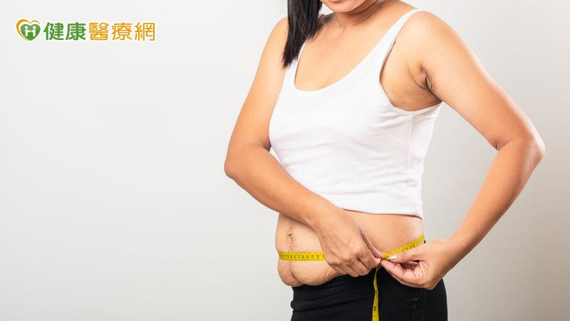 若在產後六週，體重仍比懷孕前多出超過 10%，即可定義為「產後肥胖」。