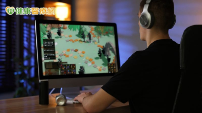 青少年沉迷線上遊戲　醫：暑假後「網路成癮」就醫增一成！