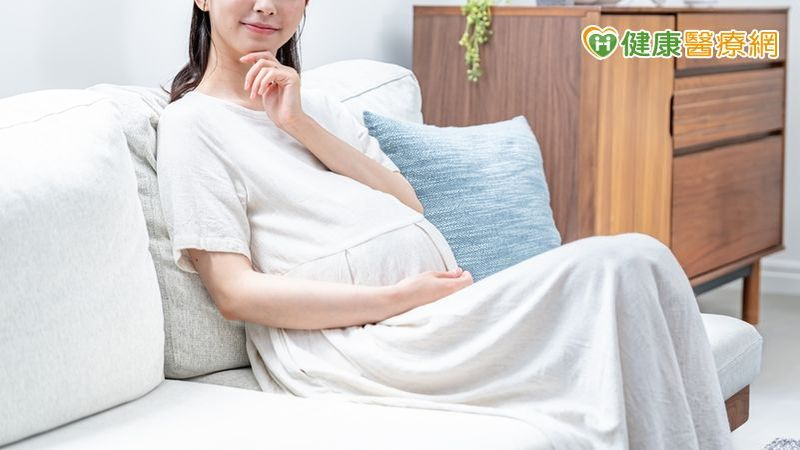 團隊為葉小姐規劃「精準化試管嬰兒（IVF）療程」，並在嚴格篩選後植入一顆優質胚胎。