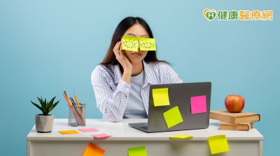 久坐族還在喊懶得運動？研究：每天少坐半小時　身體代謝能力改善