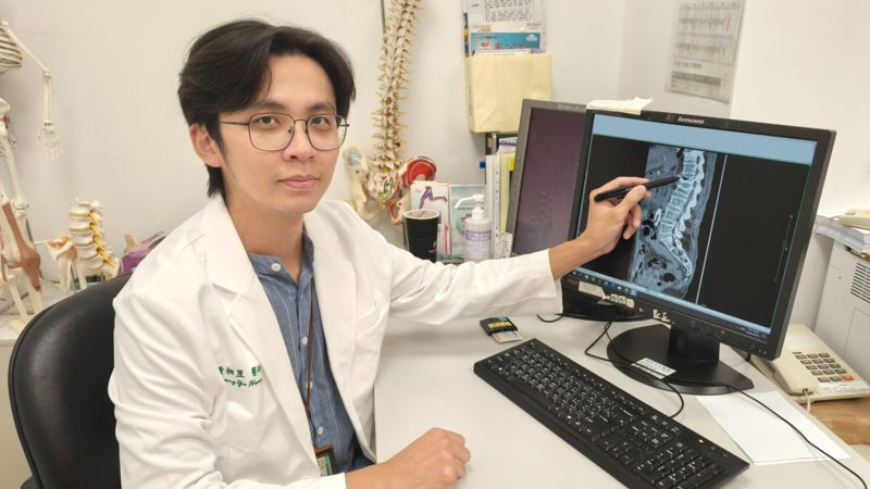 骨質疏鬆症是一種骨質流失、骨頭變脆的慢性病，被稱為「沉默的殺手」。圖：恩主公醫院提供