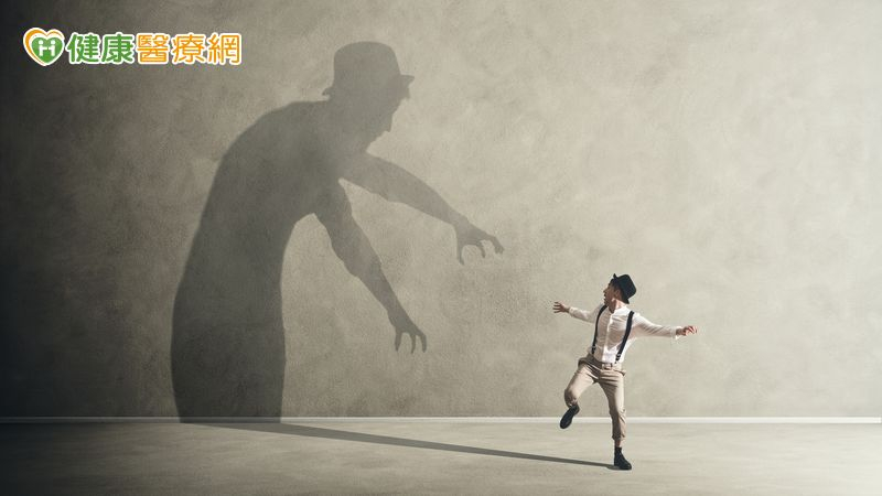彼得潘症候群並非正式精神疾病，但若影響到日常生活與人際功能，就值得被正視。除了自我反思與調整之外，也可以透過心理專業的介入，幫助個人學習新的應對策略。