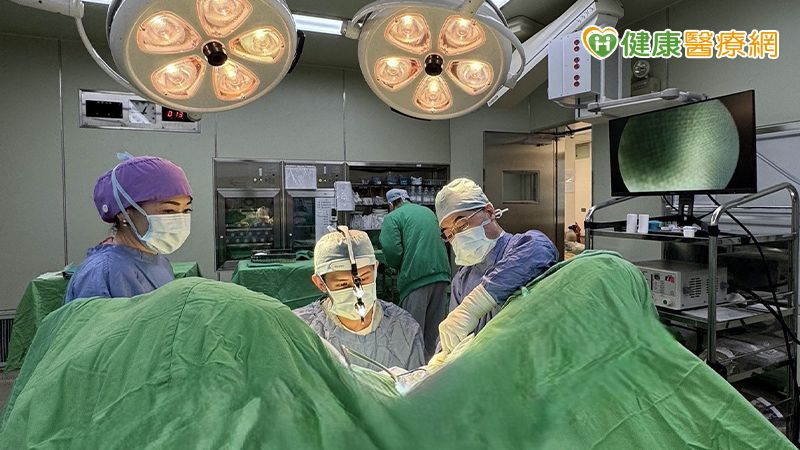 李易良醫師表示，投入婦科微創領域的初衷，是希望女性在面對疾病治療時，能減少傳統手術帶來的身體不適與外觀負擔。