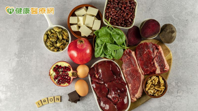 鐵究竟有什麼功能？沒精神、掉髮也與它有關？營養師列5族群應補鐵！