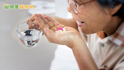 退休教師罹失智症三年前即有狀況　直到忘記回家路才被家人驚覺異常