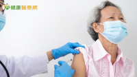 肺炎已成第三大死因！專家：65 歲以上務必接種「這2劑疫苗」