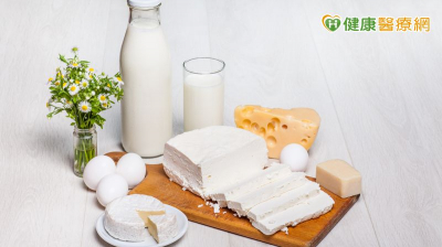 不是含鈣量高就猛吃！防骨鬆也有飲食迷思　營養師列一日菜單均衡補鈣