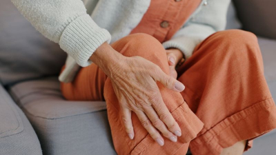 愛喝咖啡、茶注意！咖啡因恐加速「鈣質」流失...醫示警4族群骨鬆風險高，3招有效補鈣