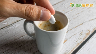 解熱止痛藥搭配咖啡　小心心悸又失眠