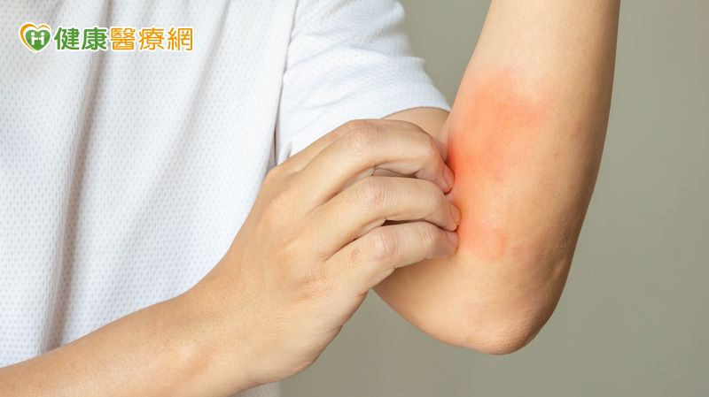 出現「乾」、「痛」、「疲倦」等非特異症狀者，以利早期發現與治療。