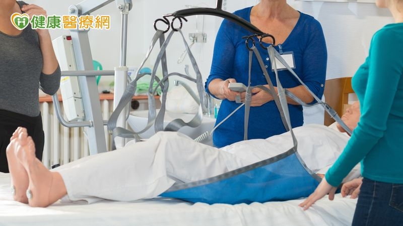 醫療不只在治療，更需要讓久病的疲憊心靈得到撫慰。