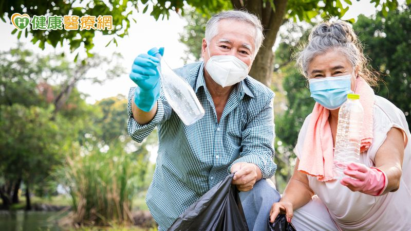 研究結果顯示，不管助人的形式為何，他們的認知功能衰退與不這麼做的人相比，速度慢15%至20%，其中以每週投入約2至4小時者獲益最明顯。