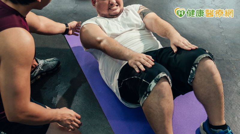 規律重量訓練、減重、良好睡眠、均衡飲食，都能幫助身體自然提升睪固酮分泌。