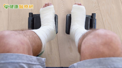 單親父遇車禍險截肢！新療法成功保住雙腿