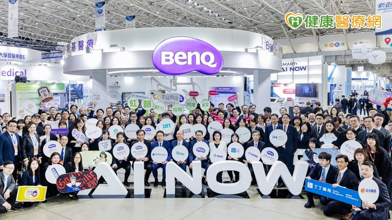 台灣醫療科技展現場，虹韻推廣聽力與睡眠健康定期檢查。