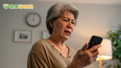 長輩為何常墜詐騙陷阱？醫：不是貪心是「1功能」退化中　家屬可以這樣做