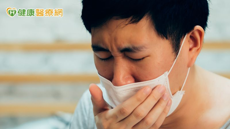 相關職業人員及4週內曾至或居住於流行地區之民眾，如出現疑似感染球黴菌症症狀，就醫時請告知醫師職業類別或近期流行地區活動史，以利早期正確診斷疾病。