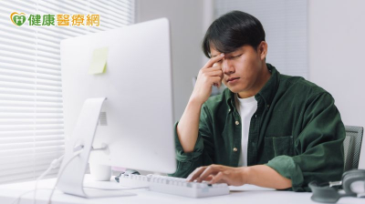 40歲後要警惕！飛蚊症有「1特徵」　三高抽菸都是高風險族群