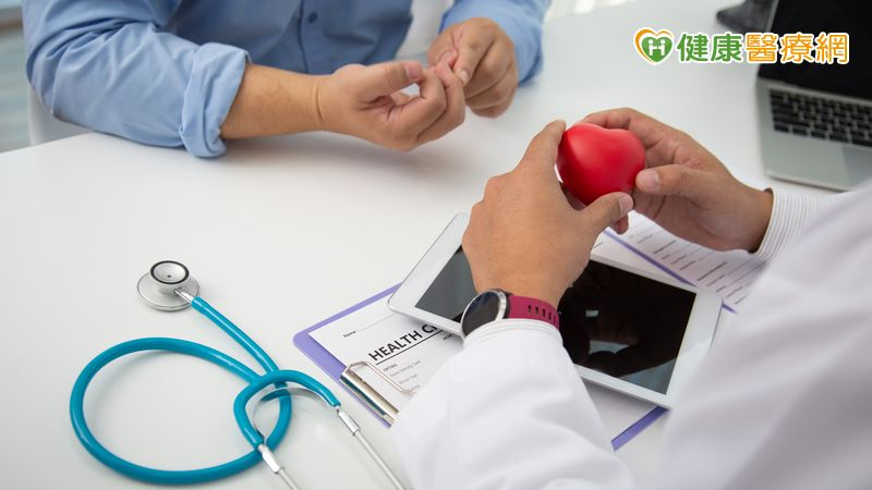 不過無論是健保或自費，在國內上市流通的醫療器材都是通過衛生福利部食品藥物管理署（TFDA）審核，需通過臨床證據審核，確認其安全性才能取得認證，安全性應該沒有疑慮。