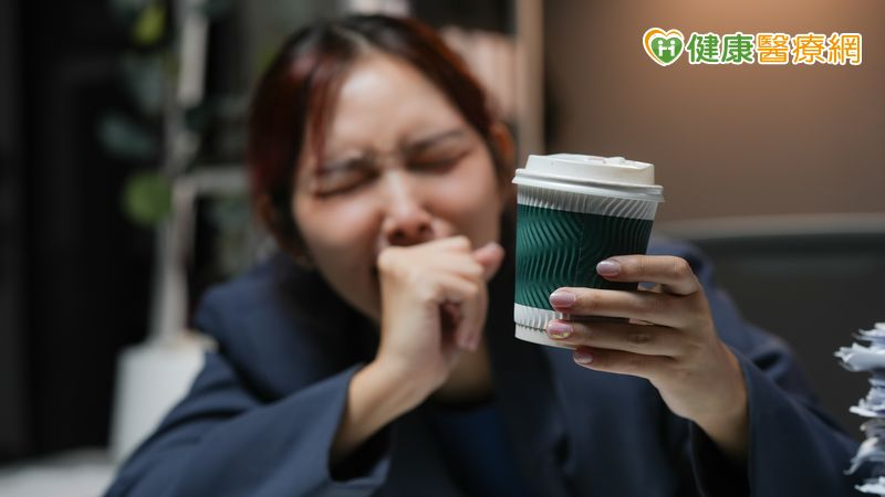 劉博仁醫師表示，對於「快代謝者」（AA型）而言，咖啡因能迅速被分解，停留在體內的時間較短、副作用相對少，較能享受到咖啡中的多酚所帶來的抗氧化與心臟、肝臟相關健康效益。