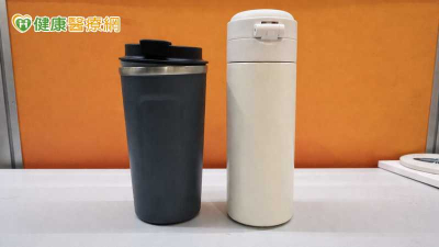 保溫杯裝熱飲最怕「溫度掉下來」　毒物醫：夏1小時、冬2小時內喝完