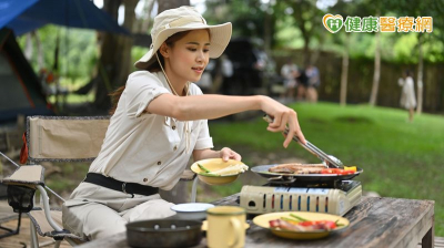 逃離都市露營去！戶外烹飪要預防食源性疾病　各類食材保存有撇步