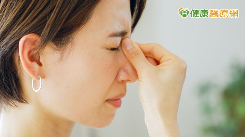 林鴻穎醫師指出，台灣氣候潮濕，加上空氣污染嚴重，國內民眾過敏性鼻炎相當常見，盛行率約2至3成，年輕族群更高，平均每5人就有2人受害