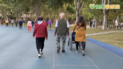 長照壓力鍋3／生活起居之外的情感互動　外看、家屬與長者如何實現「三方共好」？