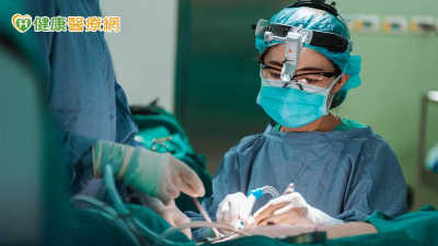 4旬女罹乳癌自美返台手術　林口長庚「乳房切除即時重建」兼顧治療與外觀