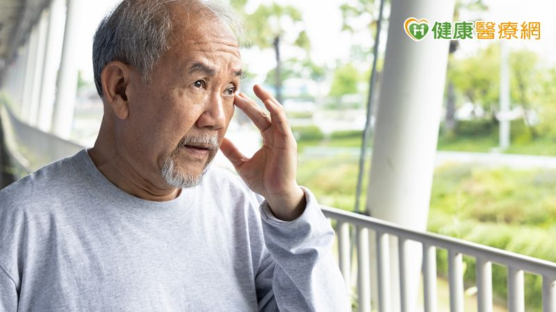 青光眼依病因可大致分為閉鎖性及開放性，閉鎖性青光眼大多為白內障造成，在進行白內障手術後大部分都可以痊癒。