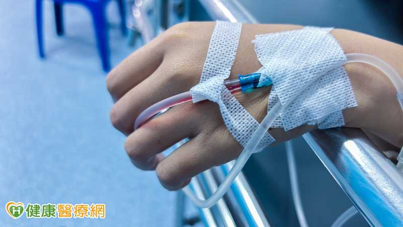 台灣人海外旅遊時若生病，多會選擇回國就醫治療，對此醫師也發表看法。