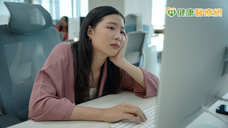 許多人從小被教育，認為拖延就是不夠努力，因此一旦發現自己無法如期完成任務，就容易陷入自責與羞愧。