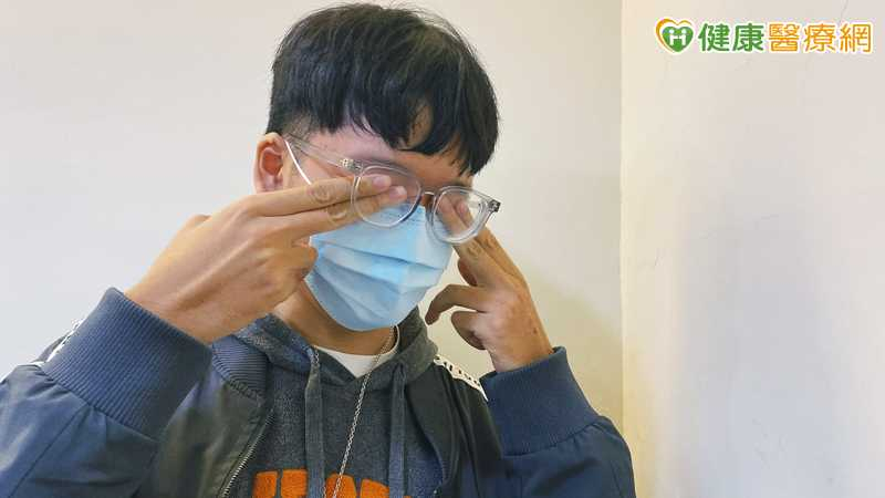 寒假加上春節影響，兒童3C產品用量增加，醫師分享不傷眼妙招。圖為用眼過度，眼睛乾澀示意圖。