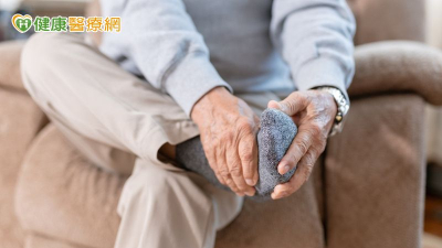 左腳掌發紫冰冷又劇痛　九旬糖友左腿險截肢