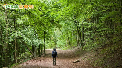 想過輕鬆人生？學會「這1件事」把多餘的都放下