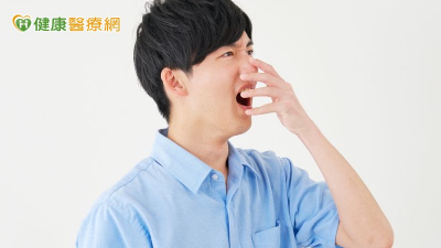 他長期鼻塞狂用鼻噴劑竟惡化！微創手術治療助告別張口呼吸