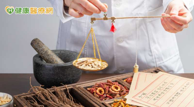 研究回顧文獻與古籍談中藥何首烏如何健髮　盼聚焦雄性禿應用線索