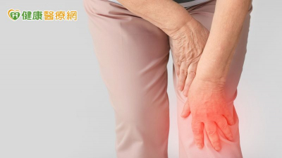 餐飲業久站「膝關節磨損」到變形！置換人工關節告別「軟腳」步履 