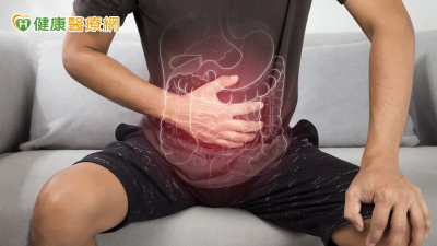 58歲男大腸息肉長成「一片厚草皮」微創治療免開腹除病灶
