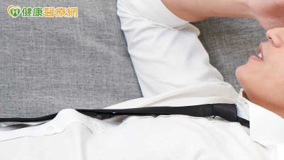 外宿失眠？研究揭「首夜效應」恐讓睡眠時間變短　專家揭原因與解方