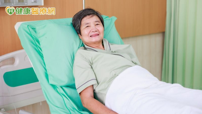 72歲婦罹第三期直腸癌！一度恐切除肛門　「1治療策略」保住排便功能