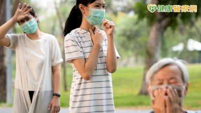 中秋連假小心流感、新冠！疾管署示警「7大危險徵兆」高危險群當心