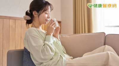 壓力大「大腦停不下來」？專家教「正念品茶」找回平靜