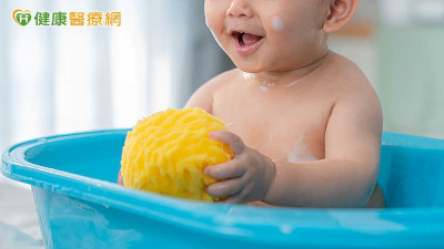 小孩需要每天洗澡嗎？醫揭各年齡清潔頻率　青春期後建議每天洗