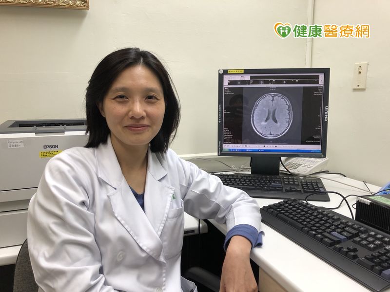廖翊筑醫師表示，醫生會從症狀上判斷可能的發病位置，確認後如需進一步檢查，就會以核磁共振、誘發電位等方式進行，而較嚴重的發炎反應急性發作時，會需要以腰椎穿刺取得腦脊髓液，化驗裡面的發炎現象。