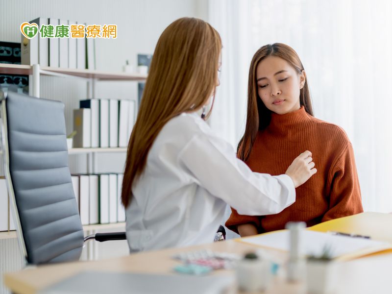 乳癌「暴走」蝕骨 脊椎軟趴趴恐癱
